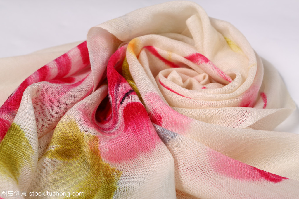 锦绣风华 中式风格纺织品中的面料围巾艺术